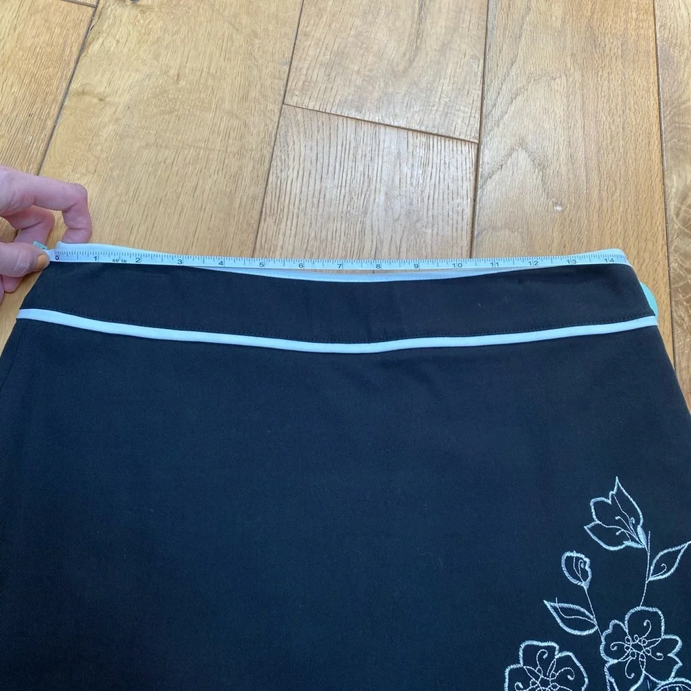 Vintage Black Embroidered cutout black and white skirt - Picture 10 of 11